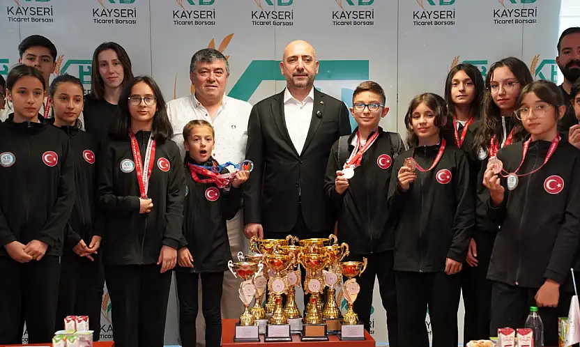 KTB ERVA Spor Okulu sporcularından Başkan Bağlamış'a ziyaret