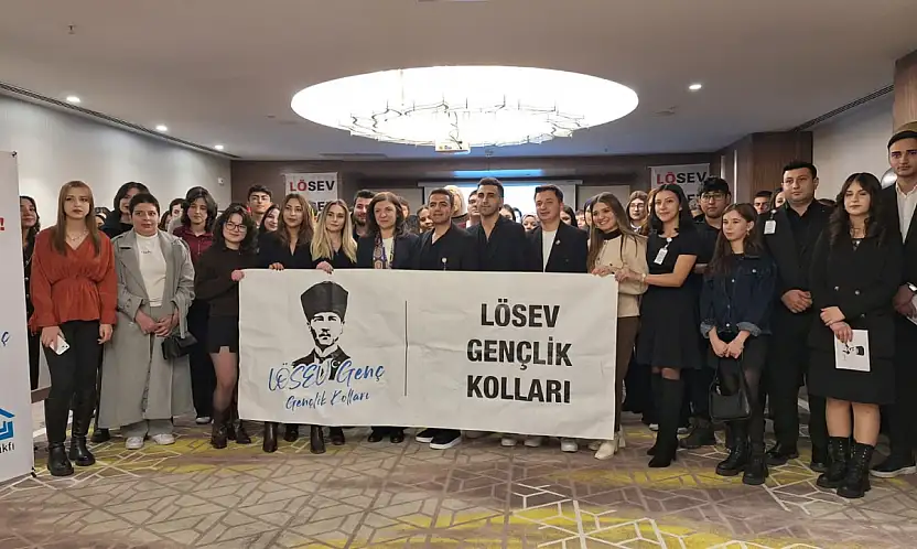 LÖSEV'den iyileşmiş gençlere 'Yeni Yıla Merhaba' buluşması
