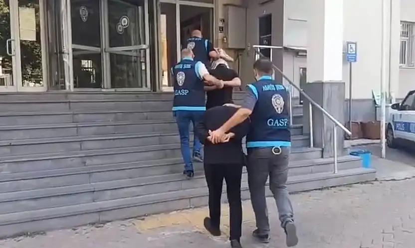 Markete molotoflu saldırı düzenleyen 3 şahıs yakalandı