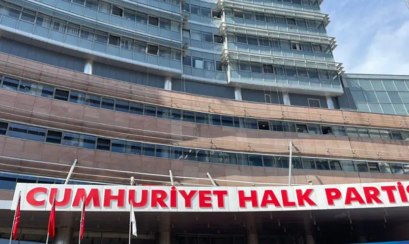Özgür Özel olağanüstü kurultay başvurusu yaptı