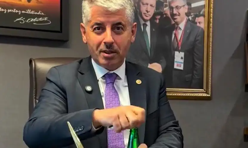 Şaban Çopuroğlu'ndan Özgür Özel'e soda göndermesi