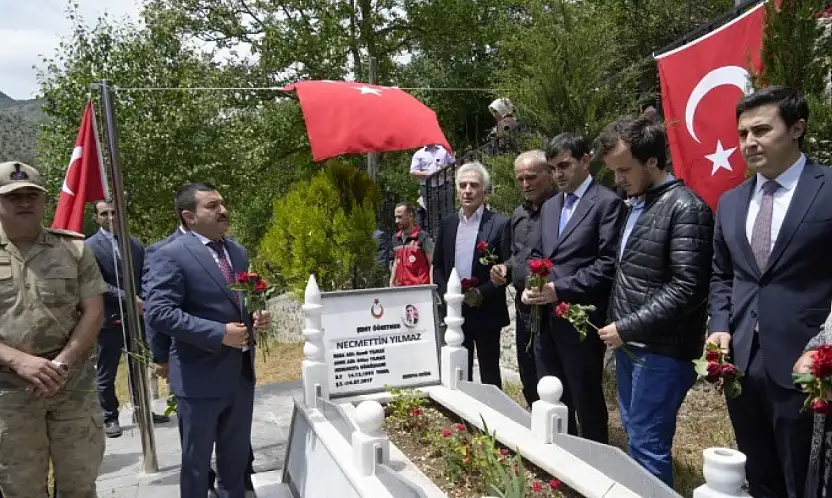 Şehit öğretmen Necmettin Yılmaz, şehadetinin 9. yılında kabri başında anıldı