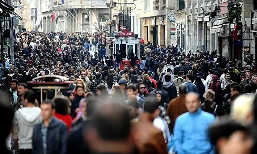 Türkiye yaşlanıyor! Genç nüfus erimeye devam ediyor