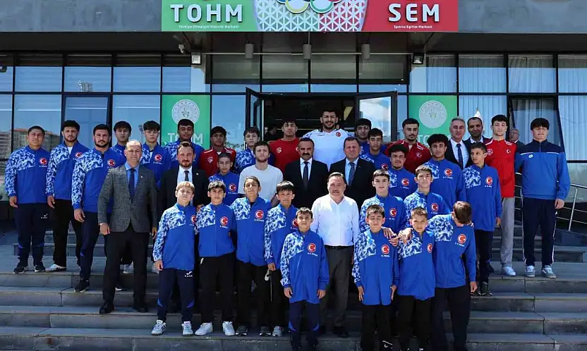 Vali Çiçek'ten Gençlik ve Spor İl Müdürlüğü'ne ziyaret
